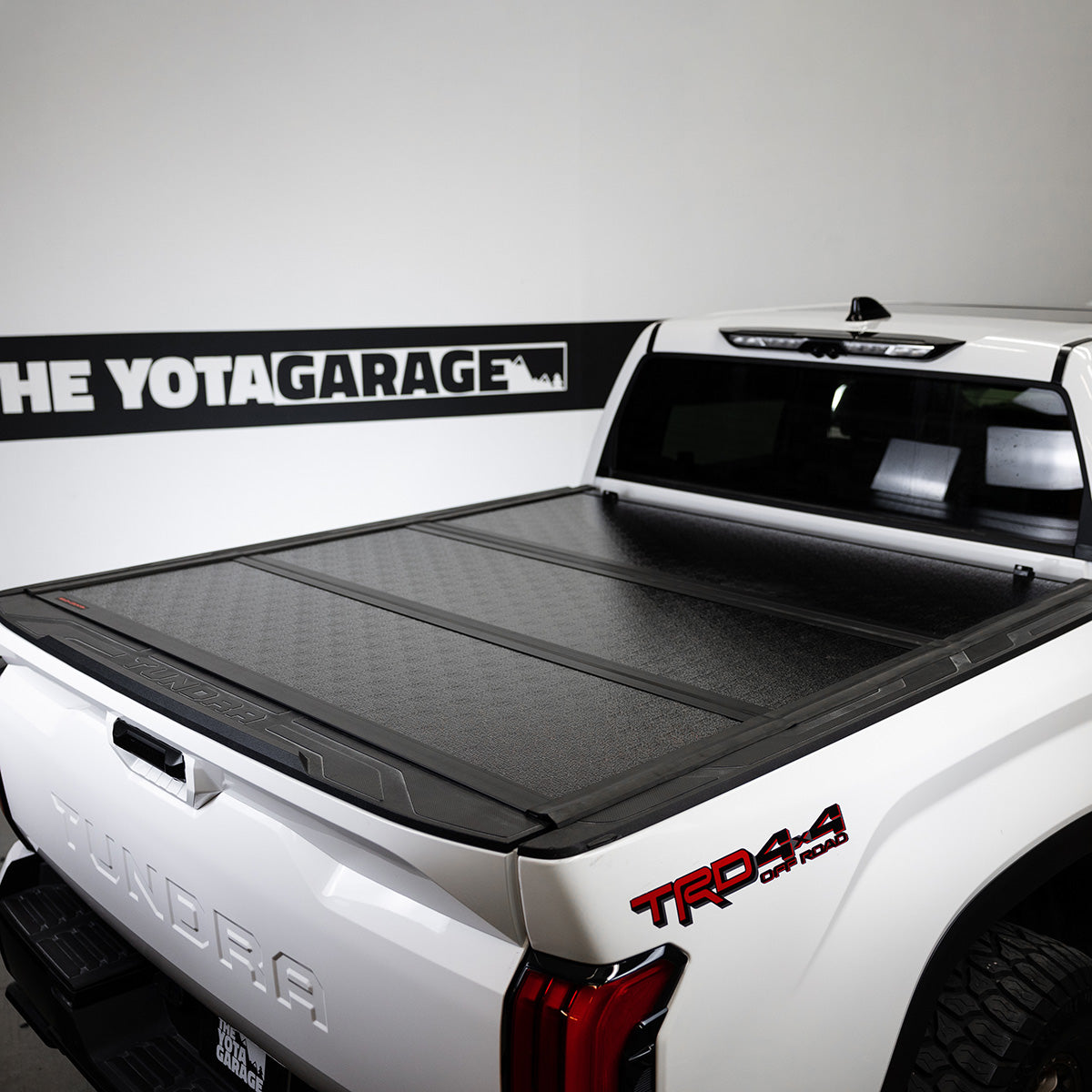 Rough Country Hard Low Profile Bed Cover 20222024 Toyota Tundra